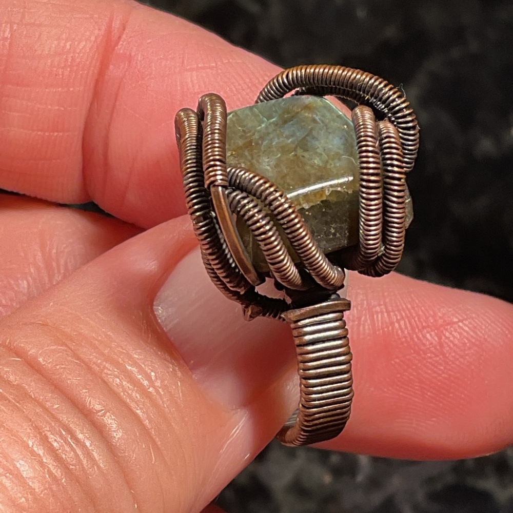 Labradorite Ring - Picture 4 of 8